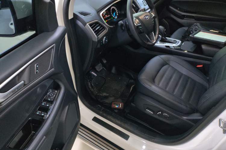 Used Ford Edge 2018 Facelifted EcoBoost 245 Two-Wheel-Drive Platinum Edition 5 Seats China V Emission Standard