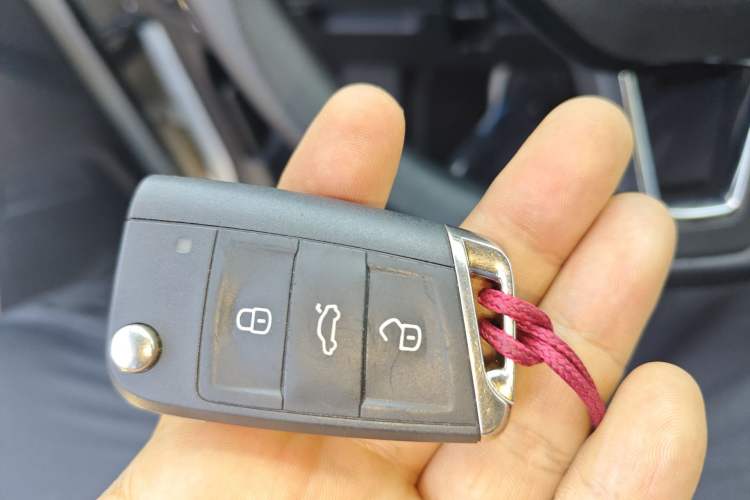 Used Skoda Kodiaq 2018 Facelifted TSI330 5-Seater Two-Wheel-Drive Comfort Edition Vehicle Key