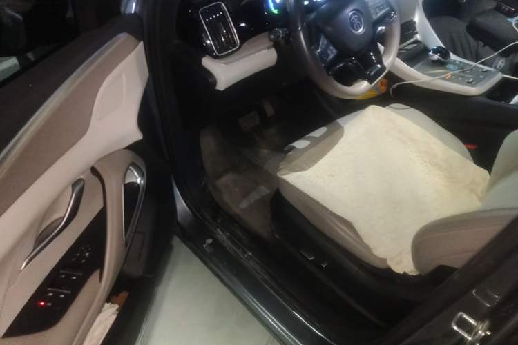 Used BYD Song Pro New Energy 2024 HONOR Edition DM-i 71KM Navigation Model
