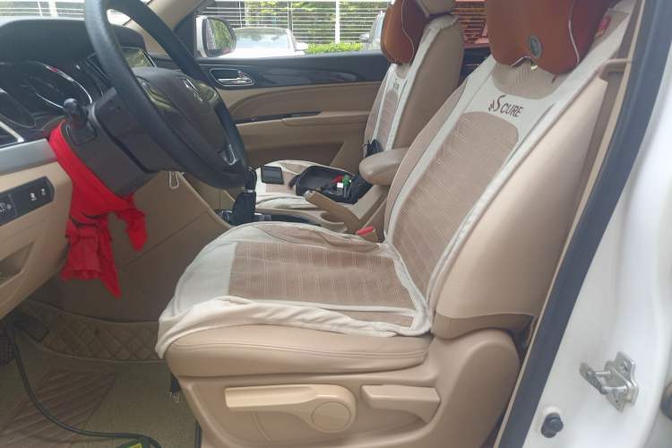 Used Baojun 730 2016 1.5L Manual Comfort Version 7 Seats China V Emission Standard Left Front Seat