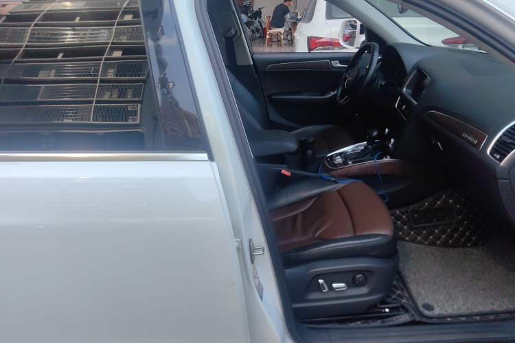 Used Audi Q5 2016 40 TFSI Comfort Model Right Front Seat