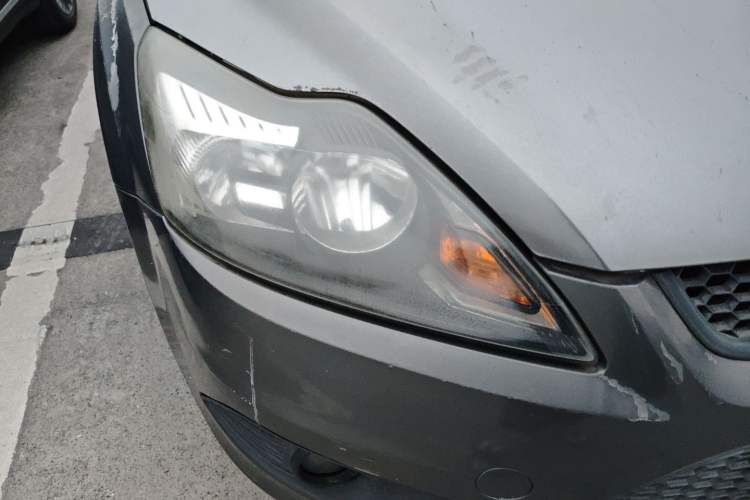 Used Ford Focus 2013 Hatchback Classic 1.8L Manual Base Model Right Front Headlight