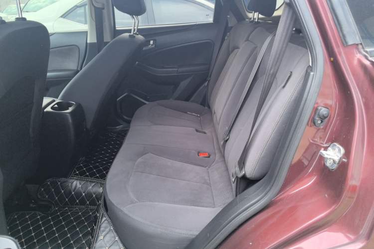 Used Venucia T70 2015 2.0L CVT Smart Choice Edition
