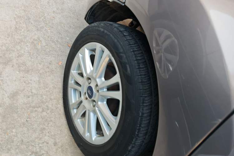 Used Ford Fiesta 2013 Sedan 1.5L Automatic Fashion Edition