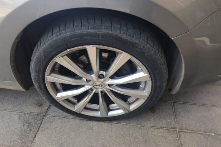 Used Suzuki Kizashi 2010 2.4L Two-Wheel Drive Standard Edition
