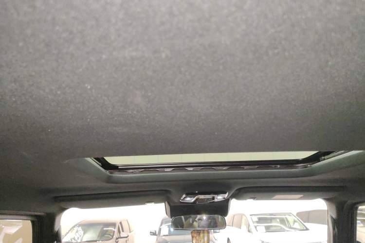 Used 212 T01 2024 2.0T Explorer
