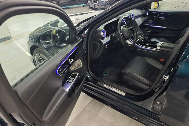 Used Mercedes-Benz C-Class 2023 C 260 L Bright Night Sports Edition Driver Seat