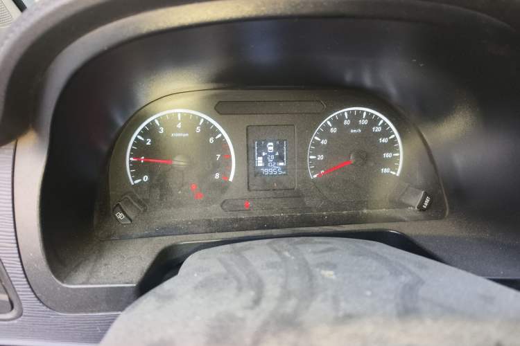 Used FORTHING Lingzhi 2022 M5L 1.6L Utility Model 7 Seats
