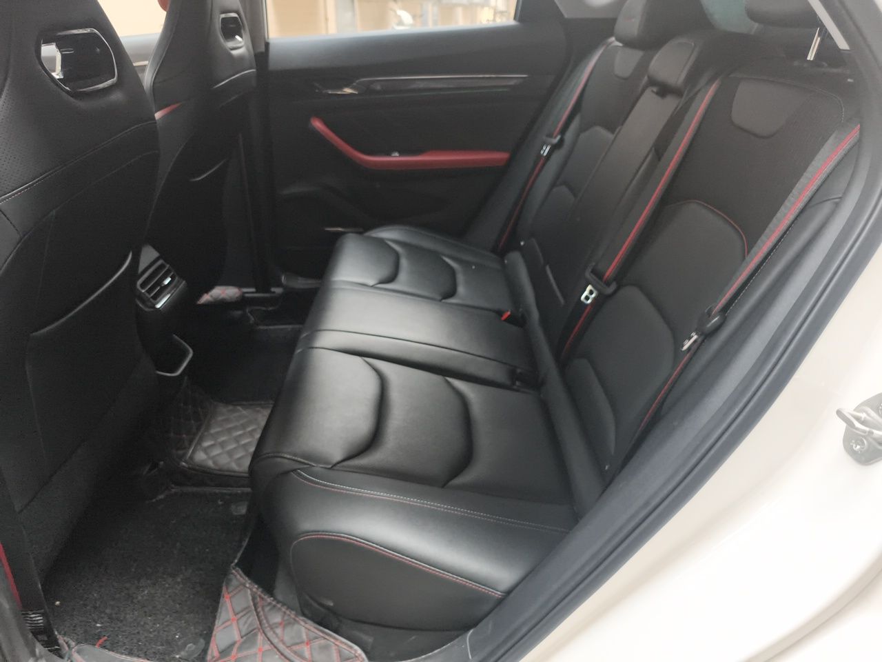 Geely Auto Emgrand S 2021 1.4T CVT Prestige Edition — снимка 17