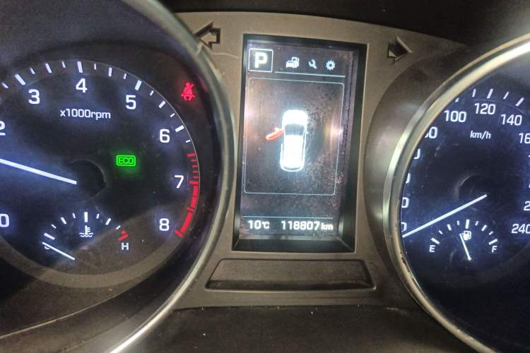 Used Hyundai Santa Fe 2017 2.4L Automatic Two-Wheel Drive Smart Version 5 Seats