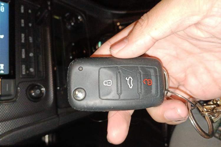 Used Volkswagen Cross Lavida 2014 1.6L Automatic
