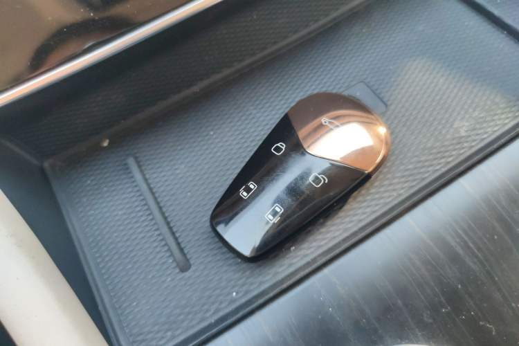 Used VOYAH Dream 2022 0-Carbon Edition Home+ Range Package 605 km Vehicle Key