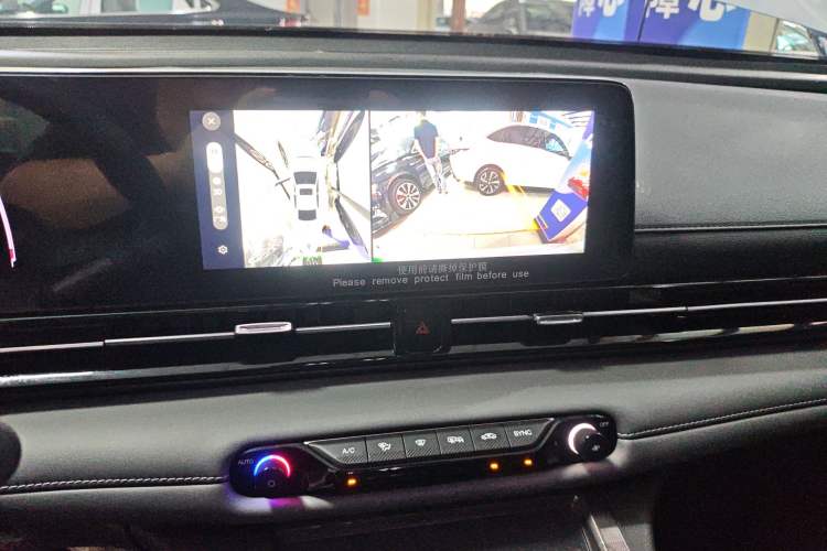 Used GAC Trumpchi EMPOW 2025 270T DCT Yingbao R-Style Dynamic Edition Audio And AC Panel