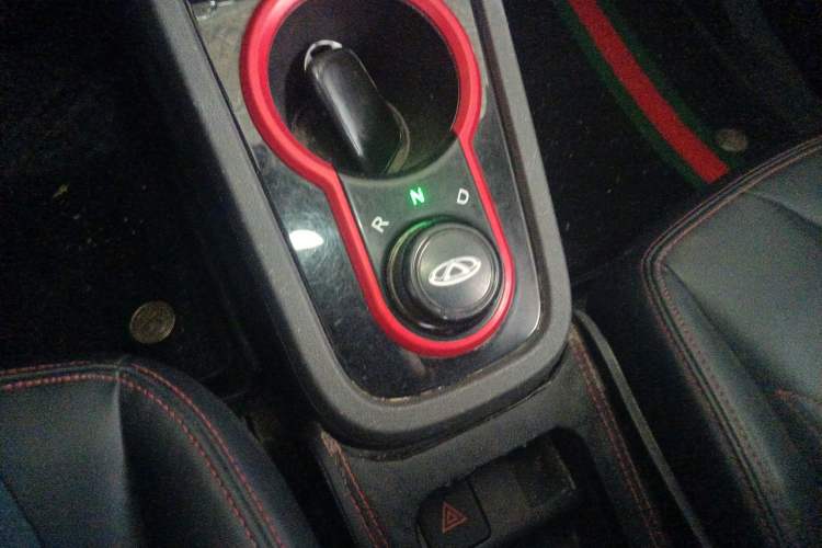 Used Chery QQ Little Ant 2021 200 000-Yuan Ant Fan Edition Talent Version Lithium Iron Phosphate 301 km Gear Lever