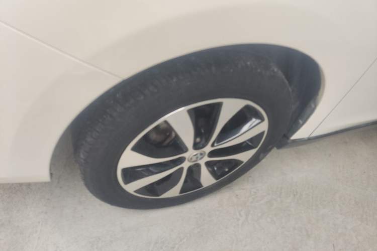 Used Venucia M50V 2017 1.6L XL CVT Luxury Edition