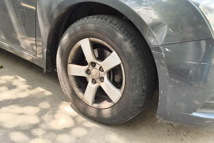 Used Chevrolet Cruze 2013 1.6L SL MT Right Front Wheel Hub