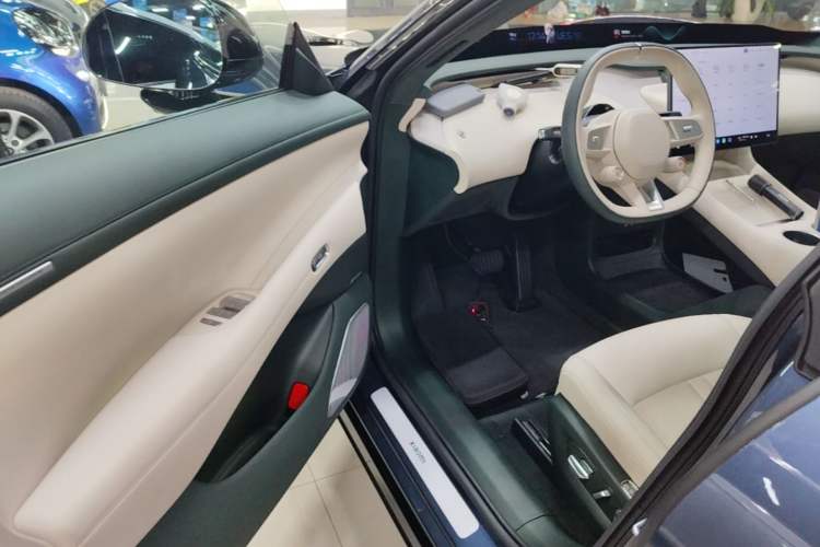 Used Xiaomi Auto YU7 2025 Ultra-Long Range High-Performance All-Wheel-Drive Max Edition
