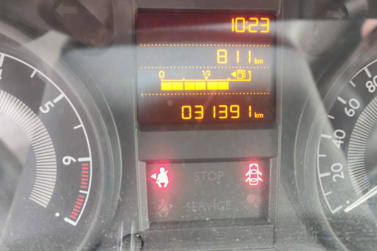 Used Peugeot 301 2014 1.6L Manual Comfort Edition