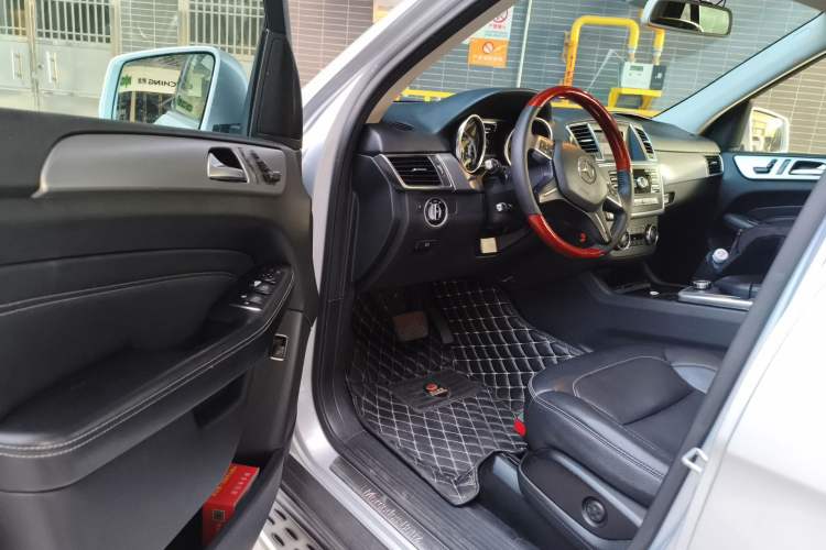 Used Mercedes-Benz M-Class 2012 ML 300
