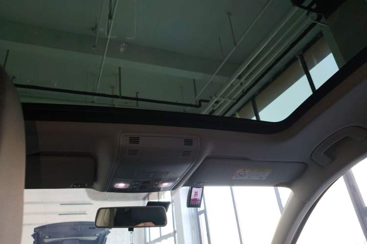 Used Volkswagen Magotan 2017 330TSI DSG Leading Model Headliner