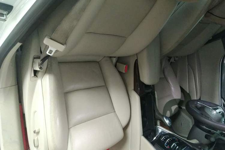 Used Cadillac XTS 2014 28T Comfort Version
