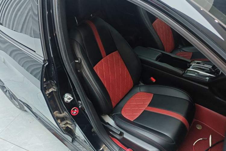 Used Honda Civic 2021 HATCHBACK 220TURBO CVT Trendy Cool Edition Right Front Seat