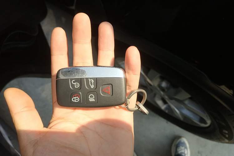 Used Land Rover Discovery 2017 3.0 SC V6 SE