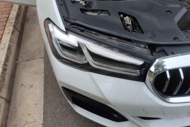 Used BMW 5 Series 2021 530Li Luxury Edition M Sport Package Right Front Headlight