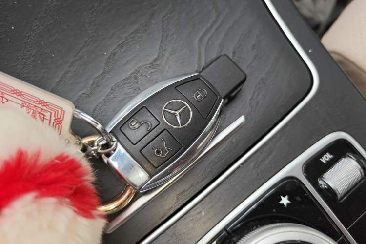Used Mercedes-Benz C-Class 2015 C 180 L Sport Edition Vehicle Key
