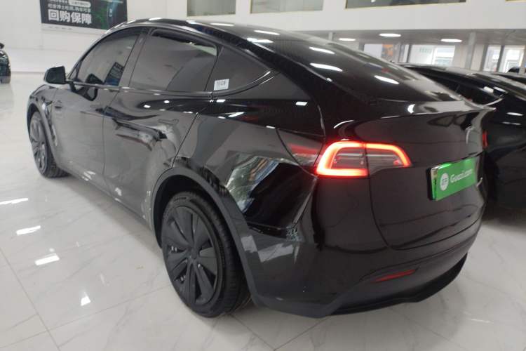 Used Tesla Model Y 2022 Long-Range All-Wheel-Drive Version
