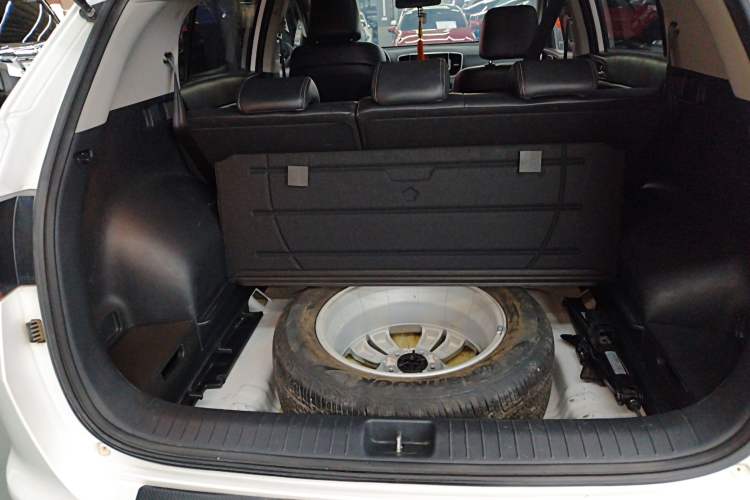 Used Kia KX5 2016 2.0L Automatic 2WD GLS Trunk