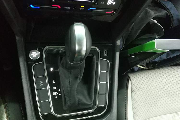 Used Volkswagen Magotan 2026 30 Million Vehicles Selected Model 380TSI DSG Luxury Edition