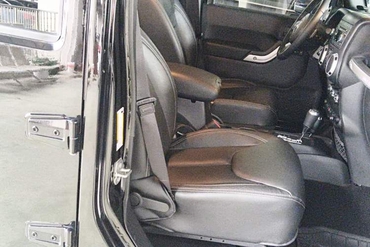 Used Jeep Wrangler 2015 3.0L Sahara Four-Door Comfort Edition