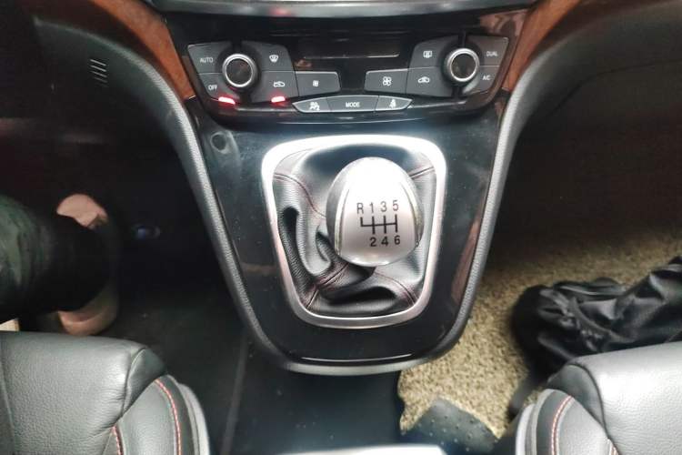 Used Haval H6 2015 Sport Edition 1.5T Manual Two-Wheel Drive Elite Model
