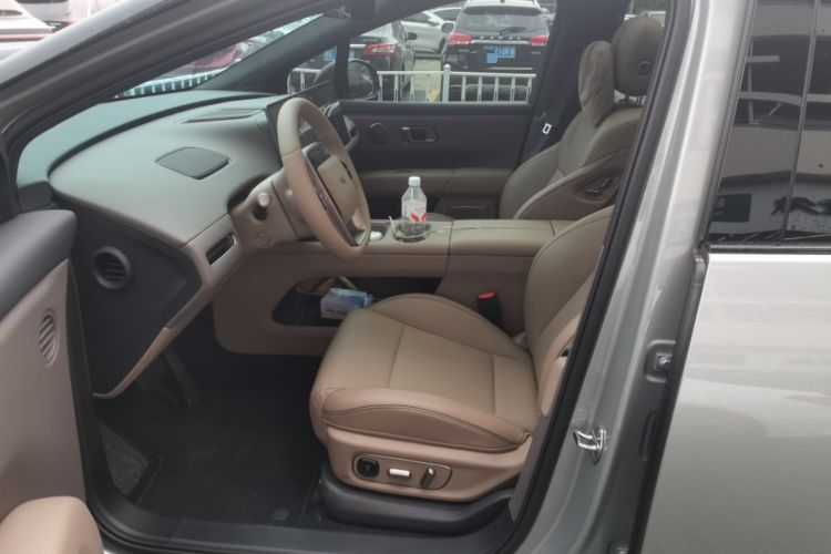 Used Li Auto Li Auto i6 2025 Model Two-Wheel-Drive Standard Type
