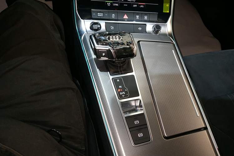 Used Audi A7L 2024 45TFSI S-line Dream-Building Edition Flow Crystal Package
