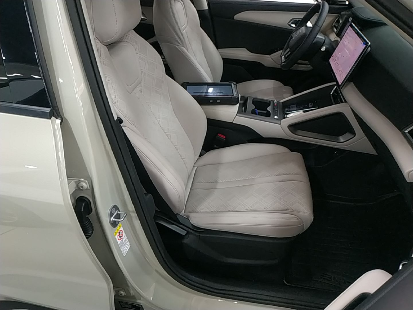 BYD Yuan UP 2025 Intelligent Driving Version 401 km Leading Edition — снимка 19