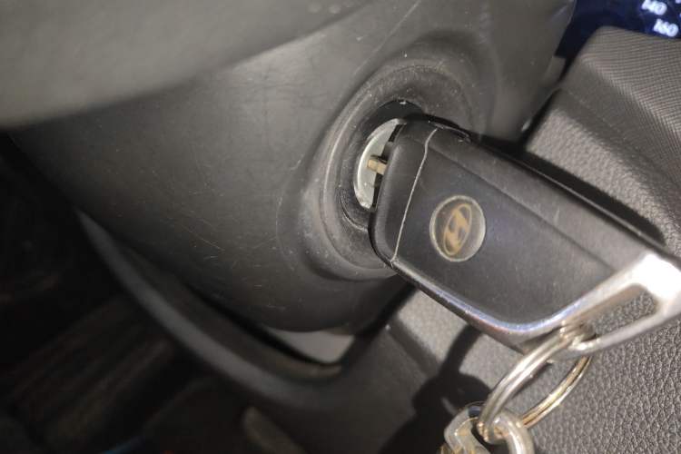 Used Hyundai Santa Fe 2013 2.4L Automatic 2WD Comfort Edition
