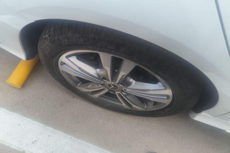 Used Mercedes-Benz C-Class 2017 Facelift C 200 L Sport Edition Exterior 5