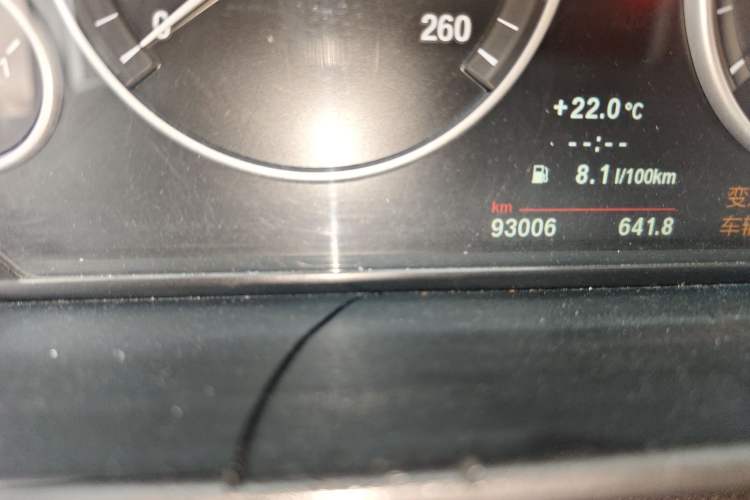 Used BMW 5 Series 2012 520Li Elegant Edition Odometer Close Up