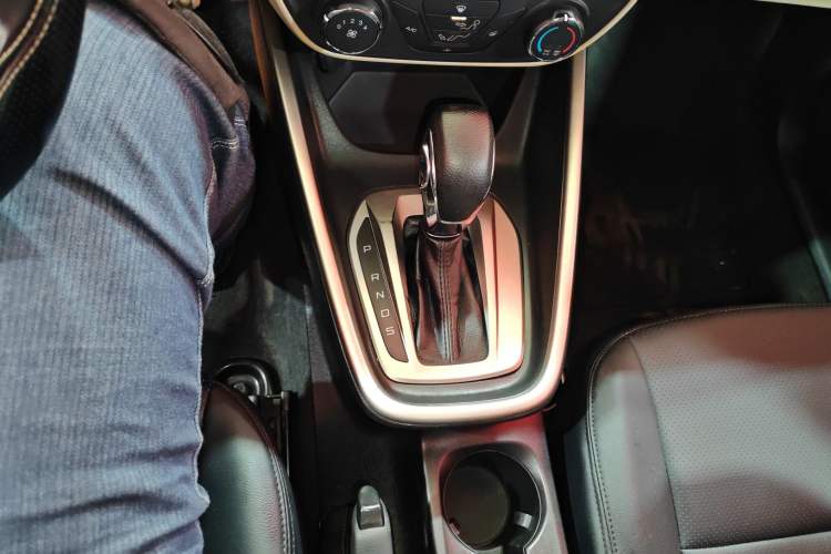 Used Ford Escort 2015 1.5L Automatic Comfort Edition Gear Lever