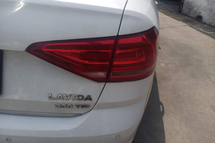 Used Volkswagen Lavida 2015 230TSI DSG Comfort Edition
