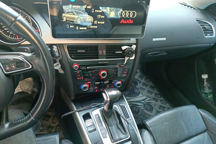 Used Audi A5 2014 Coupe 45 TFSI Audio And AC Panel
