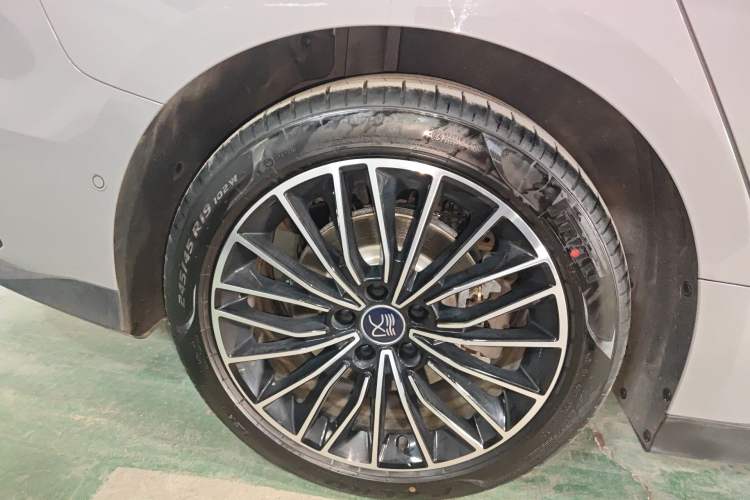 Used BYD Han 2025 DM-i Intelligent Driving Edition 125KM LiDAR Flagship Model