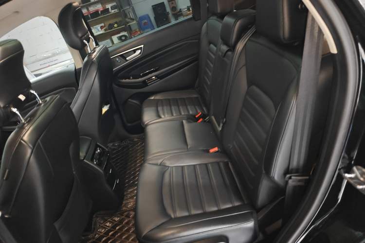 Used Ford Edge 2018 EcoBoost 245 Two-Wheel-Drive Titanium 7-Seater China V Standard