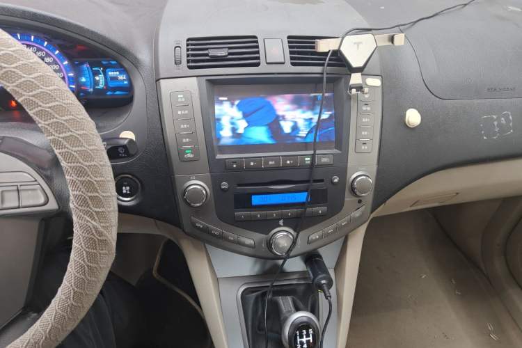 Used BYD S6 2014 2.0L Manual Luxury 5-Seater