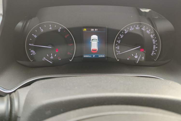 Used Wey VV5 2017 2.0T Ultra-Luxury Version Odometer Close Up