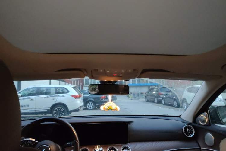 Used Mercedes-Benz E-Class 2022 E 260 L Headliner