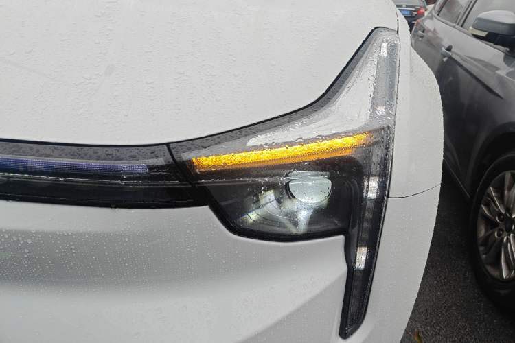 Used NETA U 2023 NETA U-Ⅱ Challenge Edition 500 U Show – Lithium Iron Phosphate Left Front Headlight