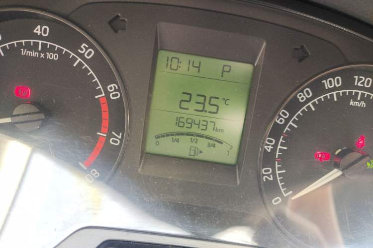 Used Skoda Rapid 2013 1.6L Automatic Smart Selection Model